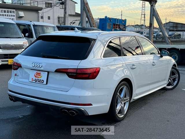 Audi S4 2017-06 8010378-3