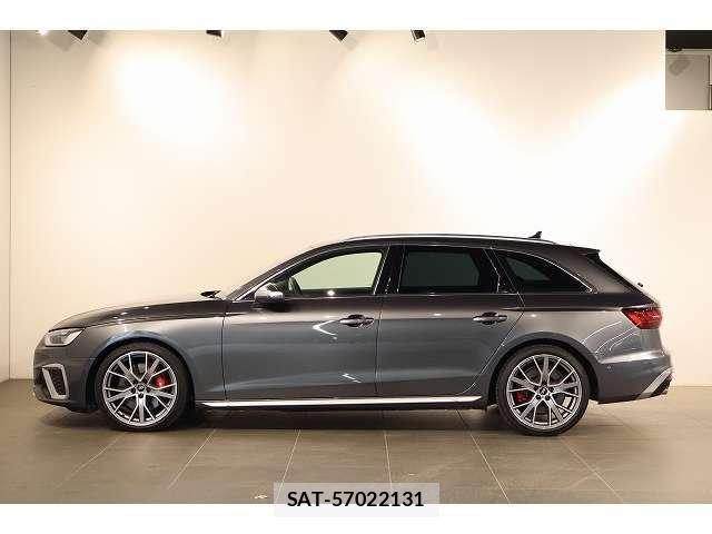 Audi S4 2023-10 8010579-14