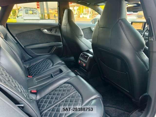 Audi S7 2015-08 8008477-11