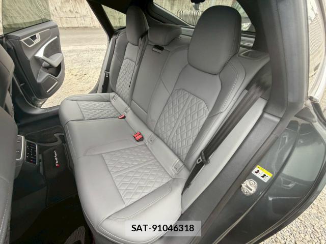 Audi S7 2020-10 8011502-14