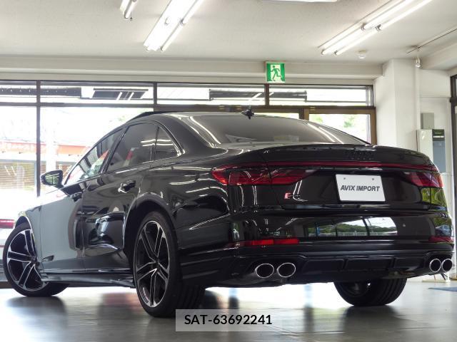 Audi S8 2023-07 8007386-1