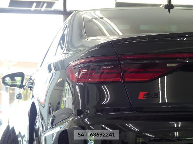 Audi S8 2023-07 8007386-7