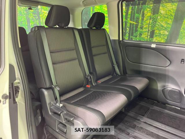 Nissan SERENA 2017-08 8003031-8