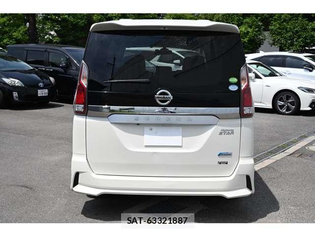 Nissan SERENA 2017-01 8004116-7