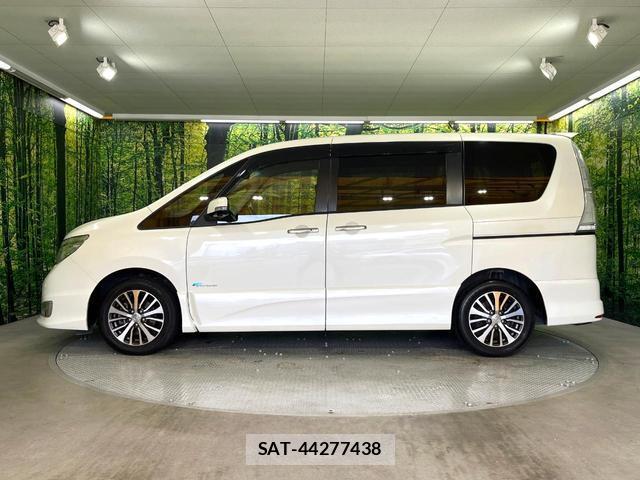 Nissan SERENA 2015-10 8008661-17
