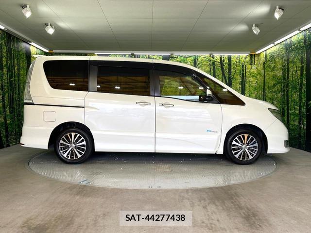 Nissan SERENA 2015-10 8008661-18