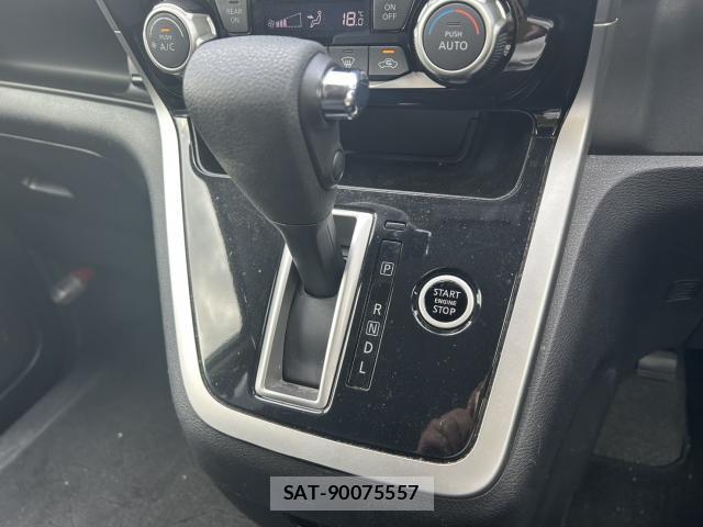 Nissan SERENA 2018-04 8008949-12