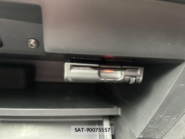 Nissan SERENA 2018-04 8008949-15