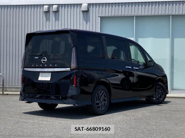 Nissan SERENA 2026-05 8009924-1