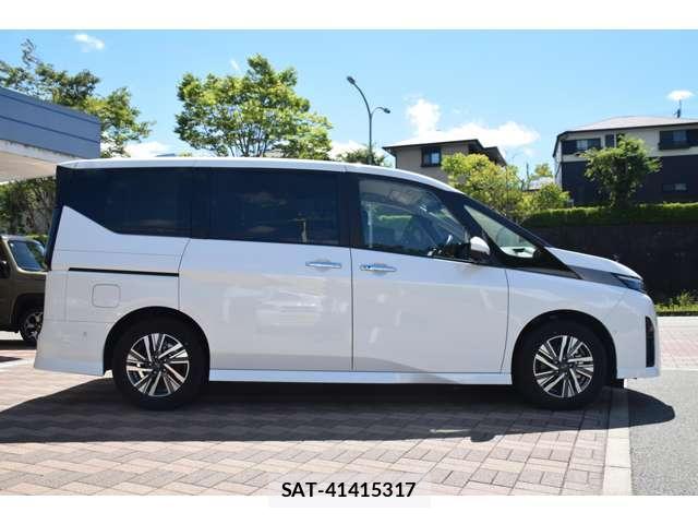 Nissan SERENA 2024-03 8010527-8
