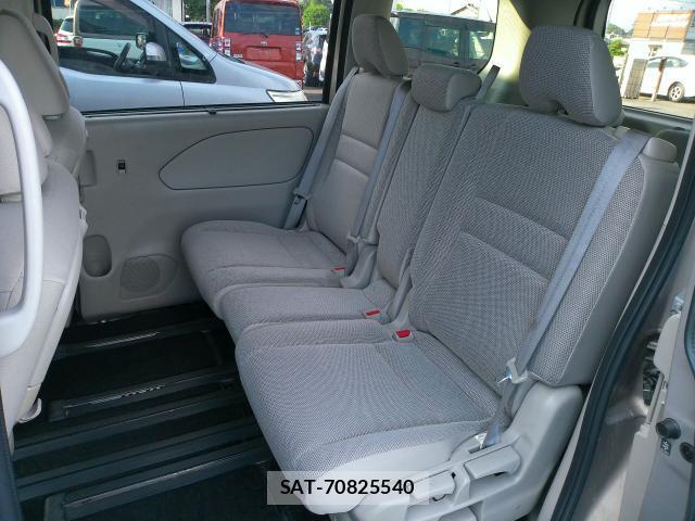 Nissan SERENA 2016-10 8012041-10