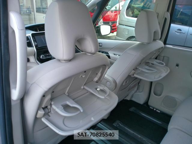 Nissan SERENA 2016-10 8012041-11