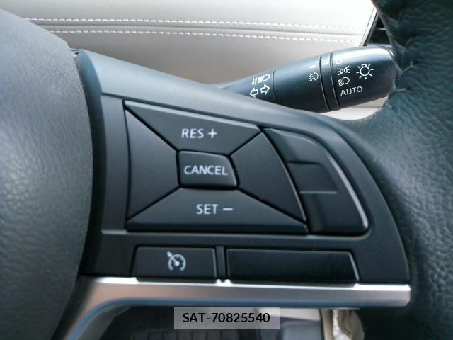 Nissan SERENA 2016-10 8012041-3