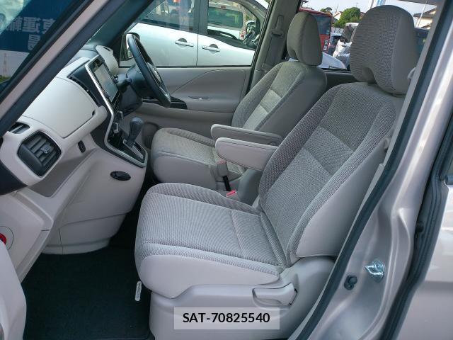 Nissan SERENA 2016-10 8012041-9
