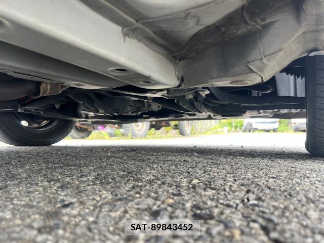 Toyota SIENTA 2018-02 8002983-12