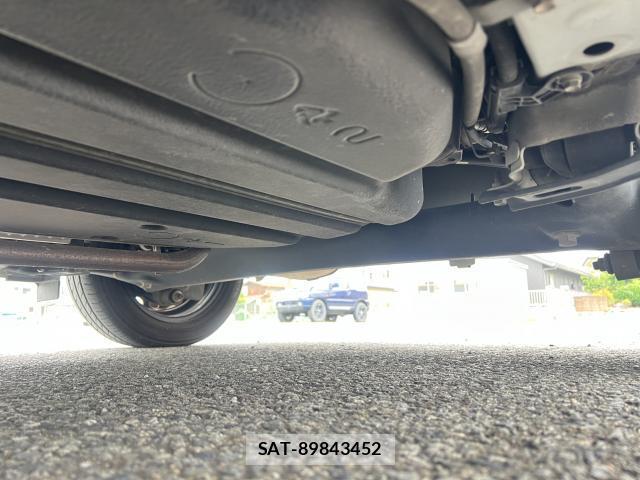 Toyota SIENTA 2018-02 8002983-13