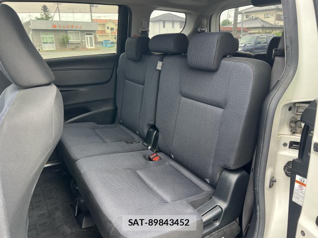 Toyota SIENTA 2018-02 8002983-6