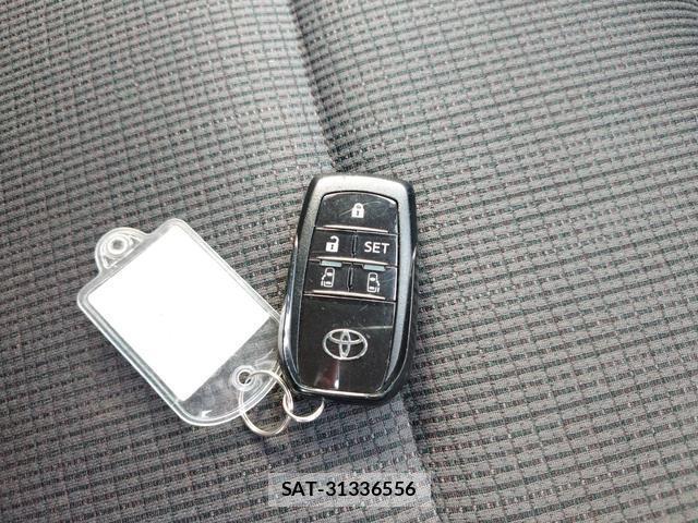 Toyota SIENTA 2021-09 8003195-5