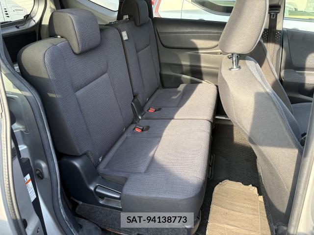Toyota SIENTA 2016-03 8003388-6