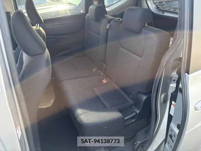 Toyota SIENTA 2016-03 8003388-7