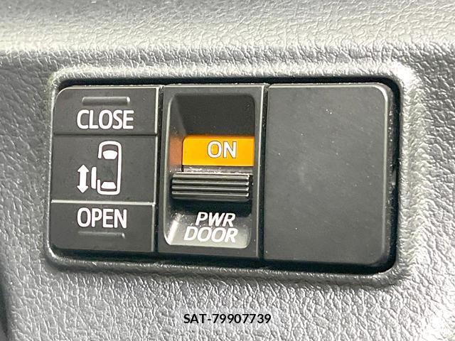 Toyota SIENTA 2015-10 8005008-2