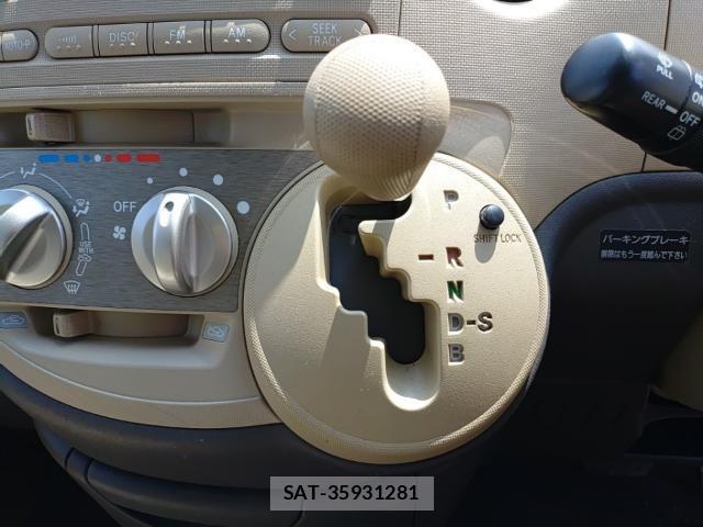 Toyota SIENTA 2010-07 8005622-11