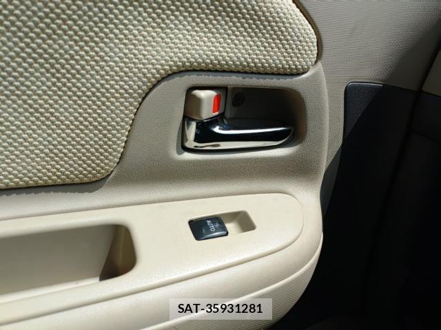 Toyota SIENTA 2010-07 8005622-12