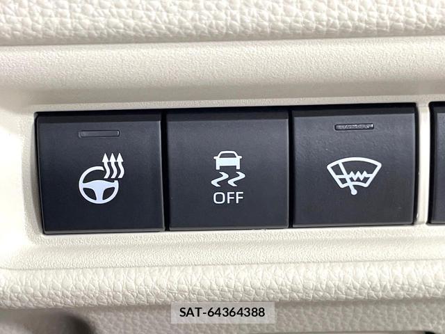 Toyota SIENTA 2025-09 8006735-6