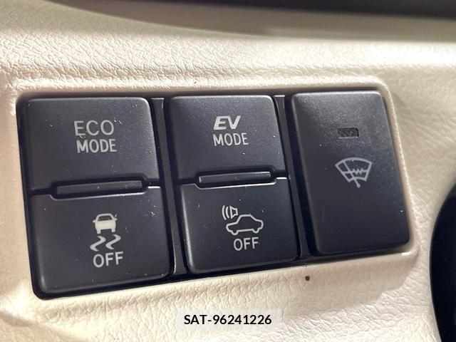 Toyota SIENTA 2016-05 8006737-5