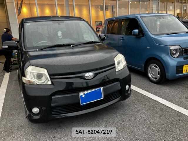Toyota SIENTA 2012-09 8008322-1