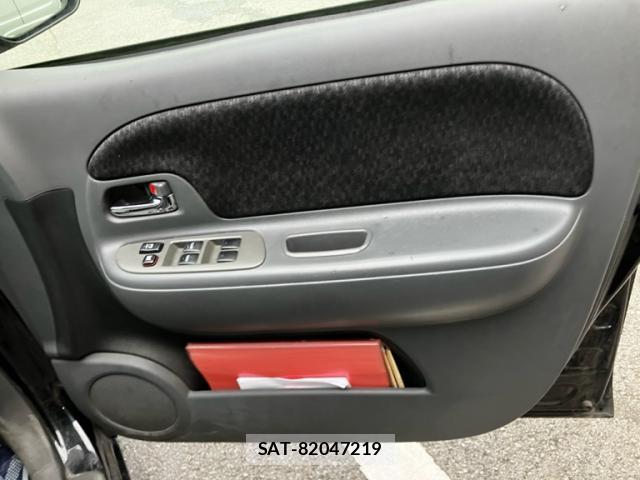 Toyota SIENTA 2012-09 8008322-15
