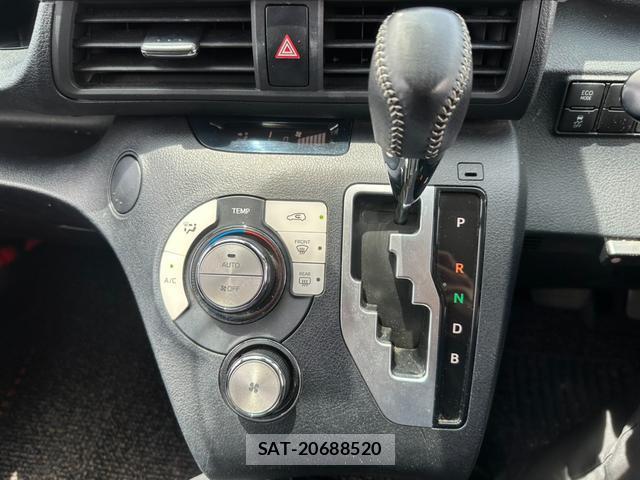 Toyota SIENTA 2021-02 8008512-10