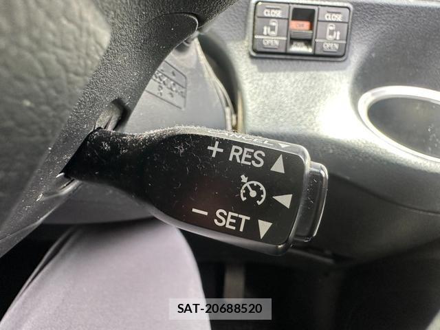 Toyota SIENTA 2021-02 8008512-6