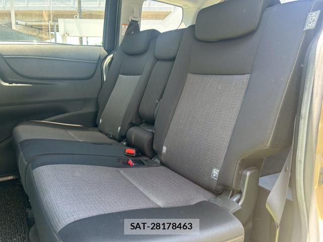 Toyota SIENTA 2019-05 8008947-16
