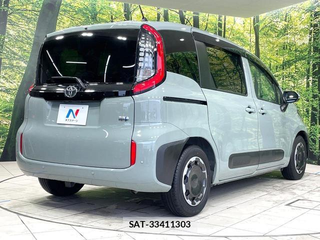 Toyota SIENTA 2023-10 8010448-17
