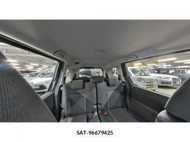Toyota SIENTA 2023-07 8010566-7
