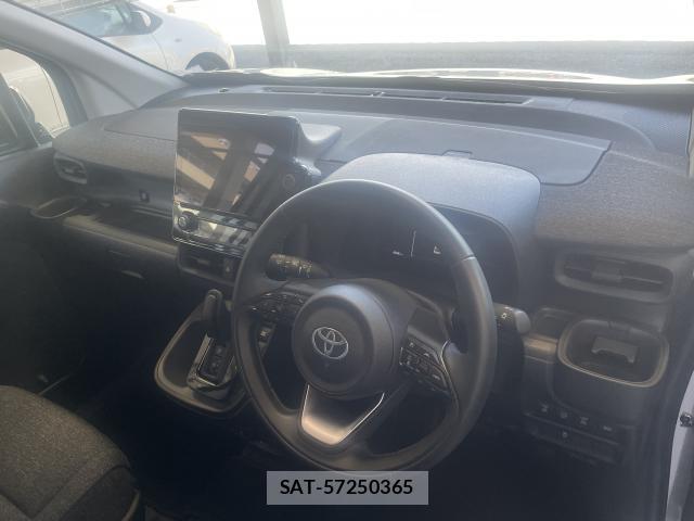 Toyota SIENTA 2024-12 8011623-2