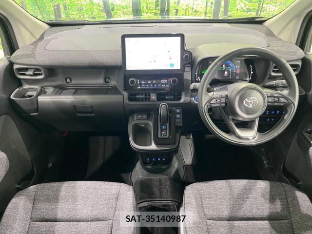 Toyota SIENTA 2023-09 8011758-1