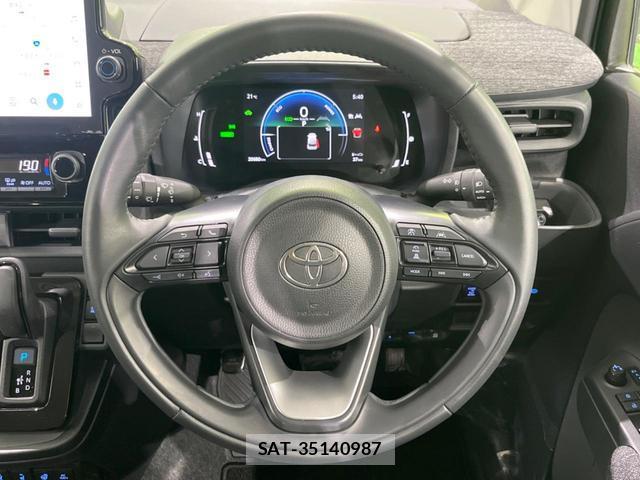 Toyota SIENTA 2023-09 8011758-12