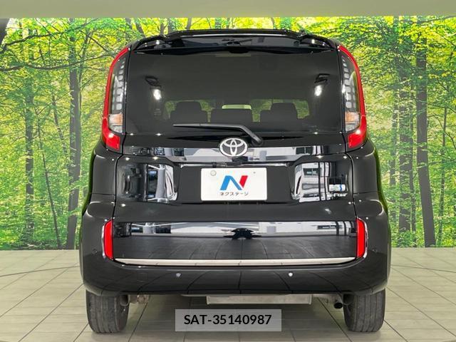 Toyota SIENTA 2023-09 8011758-16