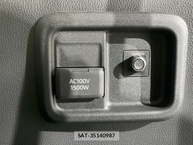 Toyota SIENTA 2023-09 8011758-2