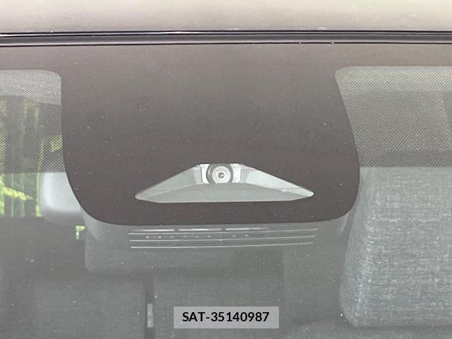 Toyota SIENTA 2023-09 8011758-5