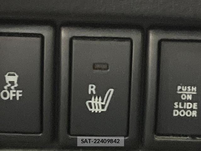 Suzuki SPACIA 2017-10 8005063-5
