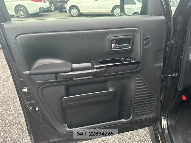 Suzuki SPACIA 2018-09 8006832-16