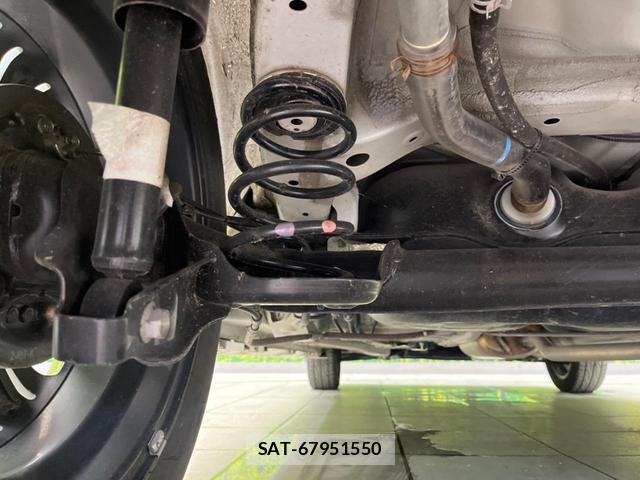 Suzuki SPACIA 2022-10 8007218-19