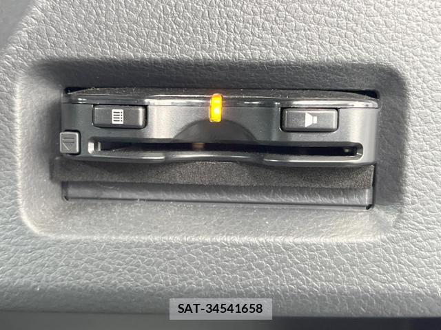 Suzuki SPACIA 2015-06 8007666-4