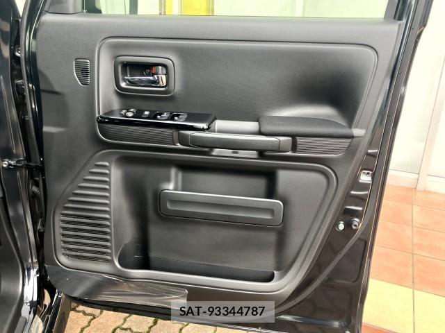 Suzuki SPACIA 2023-09 8008778-16