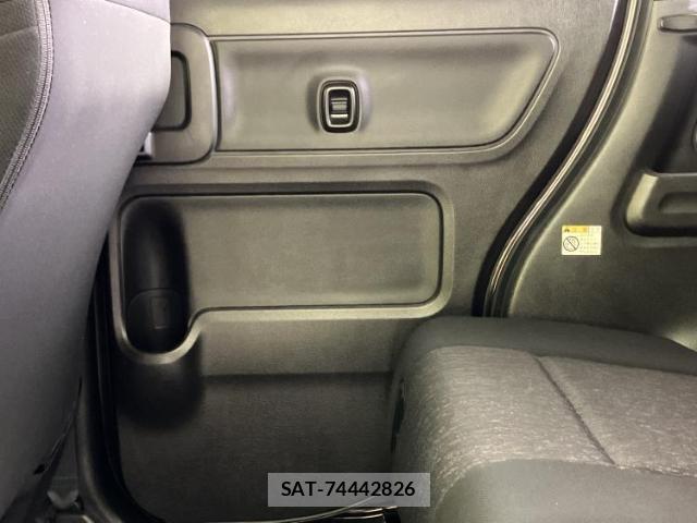 Suzuki SPACIA 2021-02 8009104-5