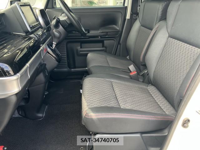 Suzuki SPACIA 2018-02 8010683-4