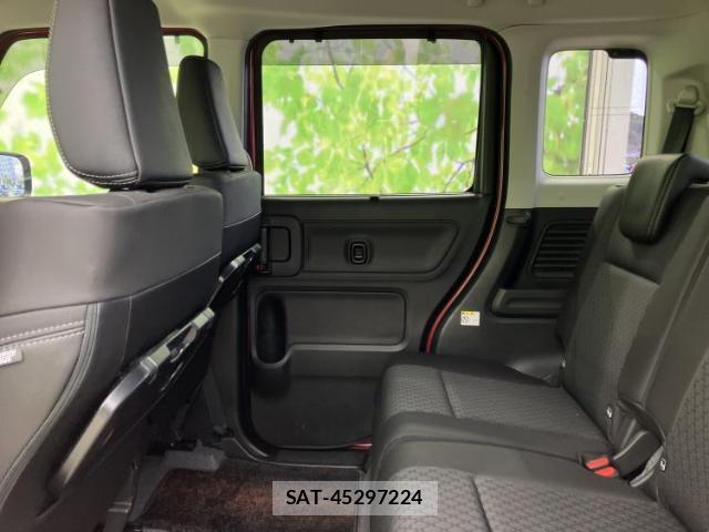 Suzuki SPACIA 2023-07 8012394-6